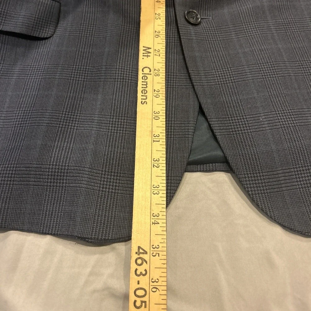 Jos A Bank 48 R Sport Coat 100% Wool Gray Glen Plaid Two Button‎ Lined Vented